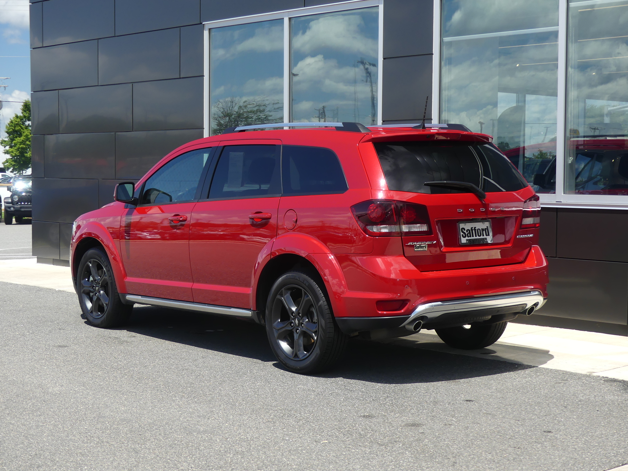 pre-owned 2019 dodge journey crossroad fwd in