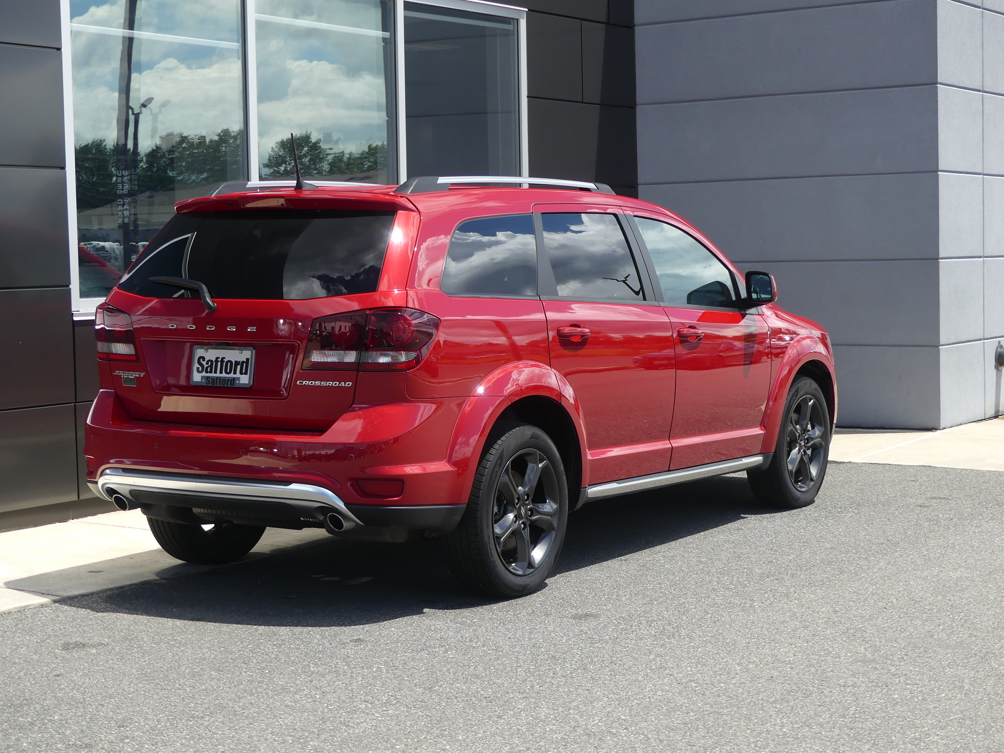 pre-owned 2019 dodge journey crossroad fwd in